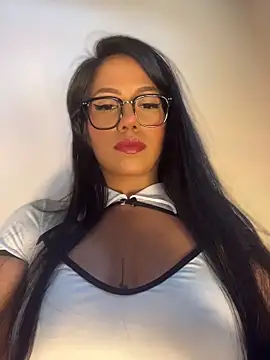 Snapshot of shaylin_brooke1 chatting on May 24, 9:53 pm shaylin brooke1 online show from May 24, 9:53 pm