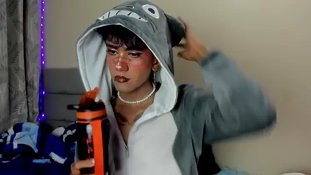 Snapshot of andrew_uwu_ chatting on December 21, 12:29 am andrew uwu online show from December 21, 12:29 am