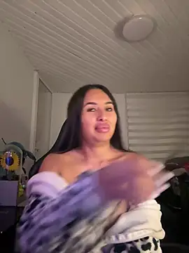 Snapshot of Anily_Lovely chatting on July 19, 12:47 am Anily Lovely online show from July 19, 12:47 am