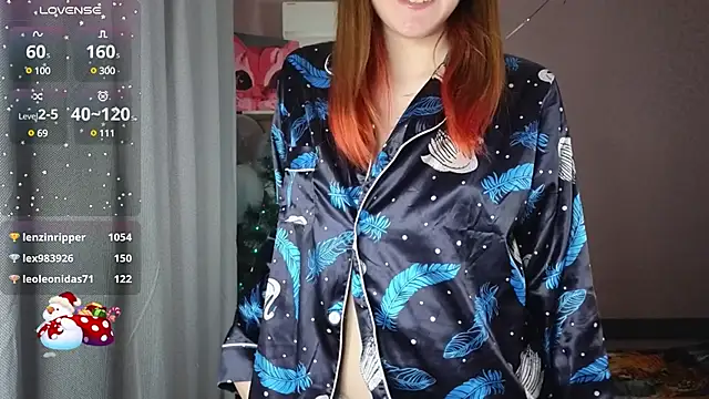 Snapshot of CassieJuice69 chatting on December 25, 9:00 pm CassieJuice69 online show from December 25, 9:00 pm