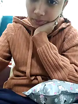 Snapshot of Aleena_Rai chatting on December 14, 1:38 pm Aleena Rai online show from December 14, 1:38 pm