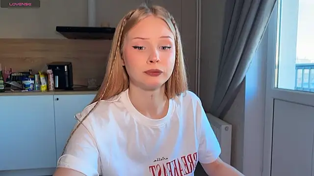 lisa barbie online show from March 22, 3:37 pm