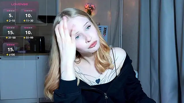 lisa barbie online show from April 18, 7:07 pm