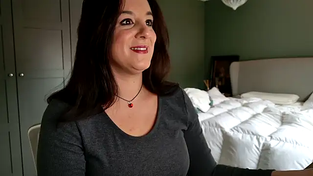 flatwhite0 online show from February 5, 1:33 pm