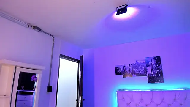 Amy Kiitty  online show from November 20, 2:28 pm