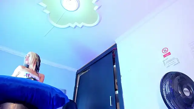 Snapshot of Eyleen_Santos chatting on February 1, 7:56 pm Eyleen Santos online show from February 1, 7:56 pm