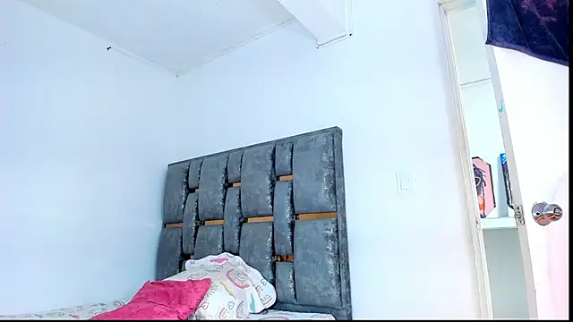 Snapshot of Sofia_HornyTs chatting on February 14, 3:03 am Sofia HornyTs online show from February 14, 3:03 am