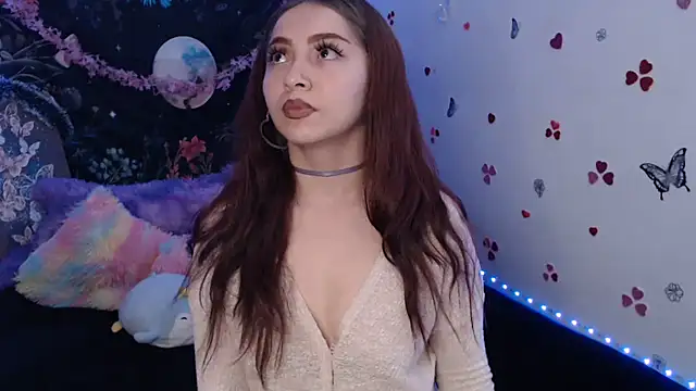 Snapshot of Emillyy_m chatting on September 20, 10:11 pm Emillyy m online show from September 20, 10:11 pm