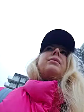 Snapshot of MariaRichi_ chatting on February 10, 7:26 am MariaRichi  online show from February 10, 7:26 am