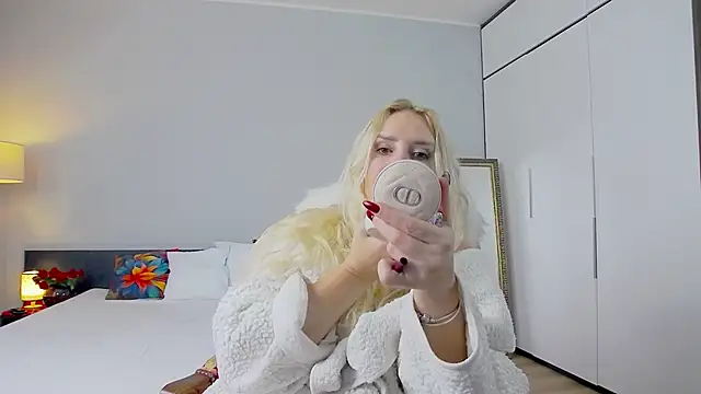 Snapshot of MariaRichi_ chatting on February 21, 12:39 pm MariaRichi  online show from February 21, 12:39 pm