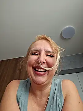 Snapshot of MariaRichi_ chatting on March 6, 10:52 am MariaRichi  online show from March 6, 10:52 am