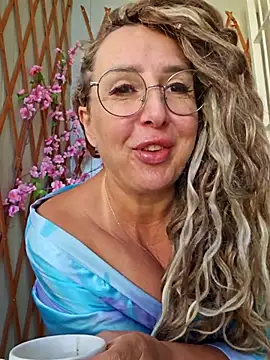 Snapshot of MariaRichi_ chatting on September 20, 6:47 am MariaRichi  online show from September 20, 6:47 am