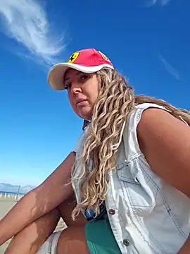 Snapshot of MariaRichi_ chatting on September 26, 7:34 am MariaRichi  online show from September 26, 7:34 am