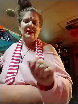 Snapshot of Fantasymaid80 chatting on December 30, 5:34 pm Fantasymaid80 online show from December 30, 5:34 pm