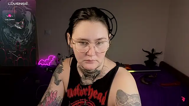 Emmybrightj  online show from December 18, 1:55 am