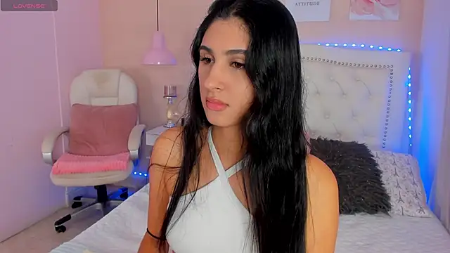 Snapshot of Ashley_Evans18 chatting on January 22, 11:56 am Ashley Evans18 online show from January 22, 11:56 am