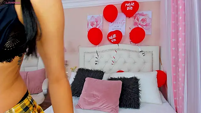 Snapshot of Ashley_Evans18 chatting on February 20, 11:42 am Ashley Evans18 online show from February 20, 11:42 am