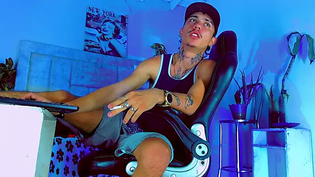 HannibalLester online show from September 14, 5:01 pm