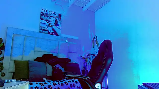 HannibalLester online show from September 21, 4:25 am