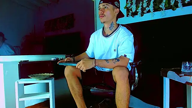 HannibalLester online show from March 17, 10:46 pm