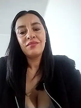 Snapshot of hailey85 chatting on May 2, 4:12 pm hailey85 online show from May 2, 4:12 pm