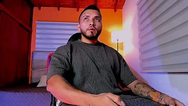 maximusclark1 online show from February 23, 11:13 pm