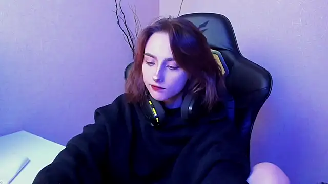 Snapshot of SilverDream chatting on January 15, 12:19 am SilverDream online show from January 15, 12:19 am