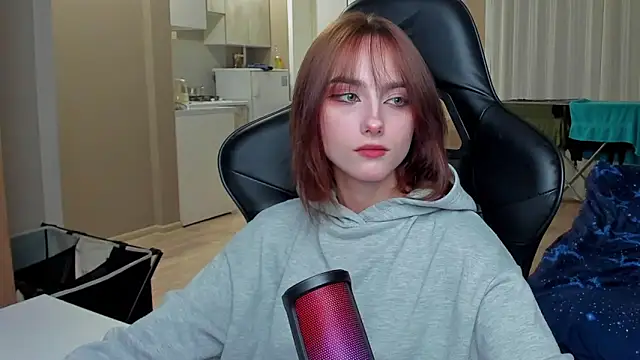 Snapshot of SilverDream chatting on October 2, 10:06 pm SilverDream online show from October 2, 10:06 pm