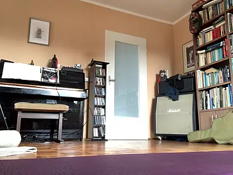 Bula94193 online show from April 5, 10:12 am