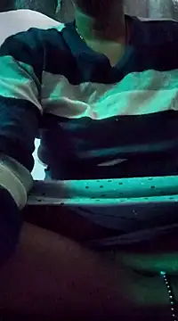 Snapshot of lovelyruhi chatting on December 6, 4:25 am lovelyruhi online show from December 6, 4:25 am