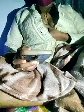 Snapshot of lovelyruhi chatting on December 12, 6:31 pm lovelyruhi online show from December 12, 6:31 pm