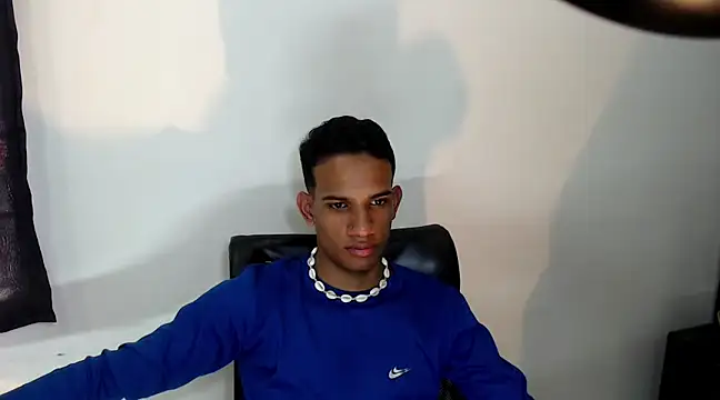 Snapshot of AbrahanBratz chatting on December 26, 5:40 pm AbrahanBratz online show from December 26, 5:40 pm