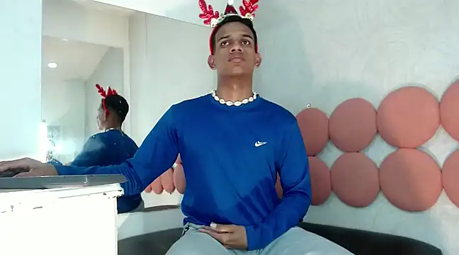 Snapshot of AbrahanBratz chatting on December 27, 9:00 pm AbrahanBratz online show from December 27, 9:00 pm