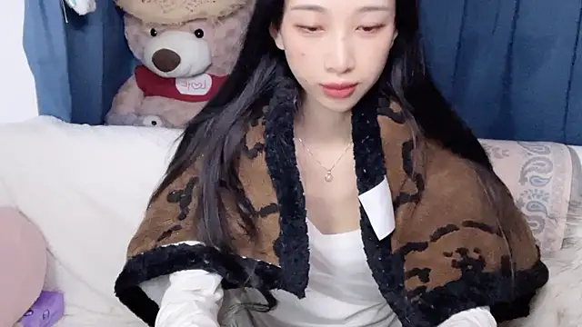 Lili-2 online show from February 5, 12:54 pm