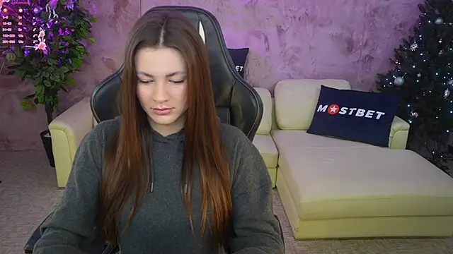 Julia  Star  online show from January 4, 11:22 am