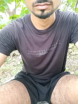 Snapshot of Piyush_2024 chatting on August 5, 1:52 am Piyush 2024 online show from August 5, 1:52 am