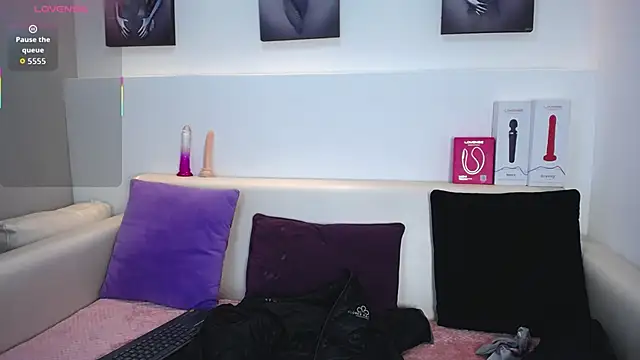 Melodi Roux online show from January 9, 1:25 pm