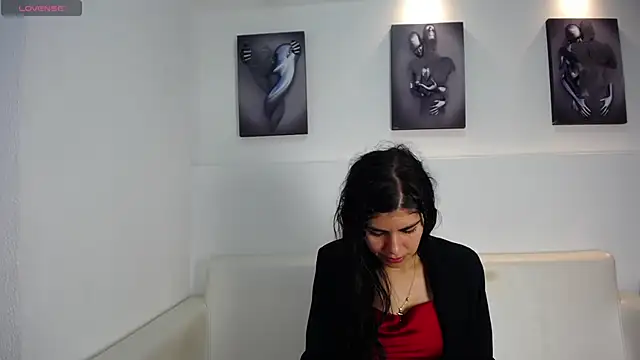 Melodi Roux online show from April 6, 1:45 pm