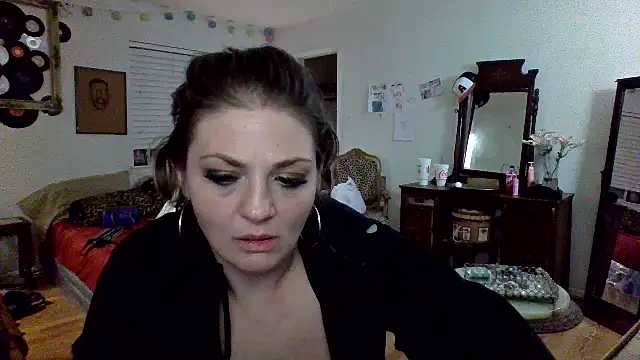 Snapshot of sophiarica chatting on April 22, 2:36 am sophiarica online show from April 22, 2:36 am