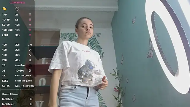 Mia-kalinfa online show from December 9, 12:30 pm