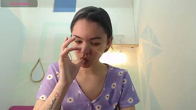 Mia-kalinfa online show from January 31, 4:27 pm