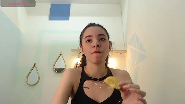 Mia-kalinfa online show from February 5, 9:18 pm