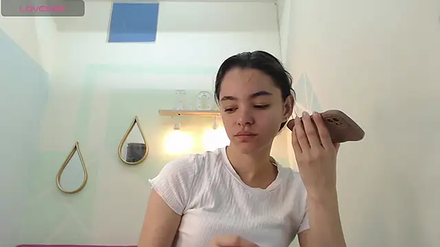 Mia-kalinfa online show from February 10, 1:01 pm