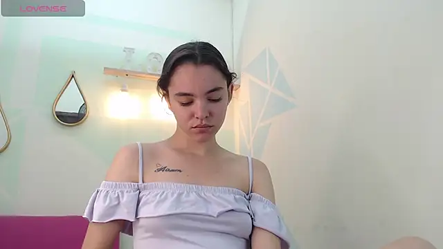 Mia-kalinfa online show from February 28, 4:20 pm