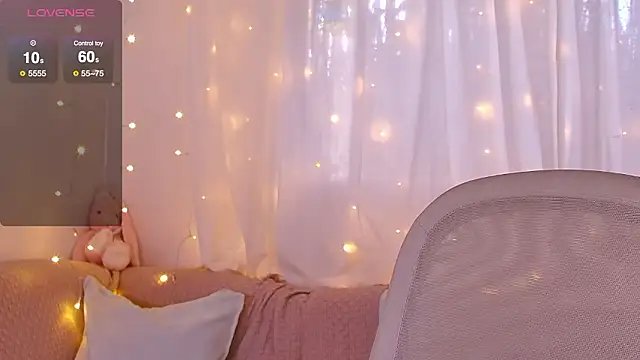 Snapshot of Miss_Milka chatting on February 25, 5:44 pm Miss Milka online show from February 25, 5:44 pm