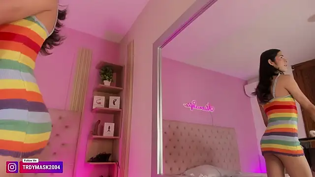 Snapshot of alice_sofia chatting on June 25, 12:42 pm alice sofia online show from June 25, 12:42 pm