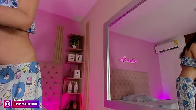 Snapshot of alice_sofia chatting on July 17, 12:56 pm alice sofia online show from July 17, 12:56 pm