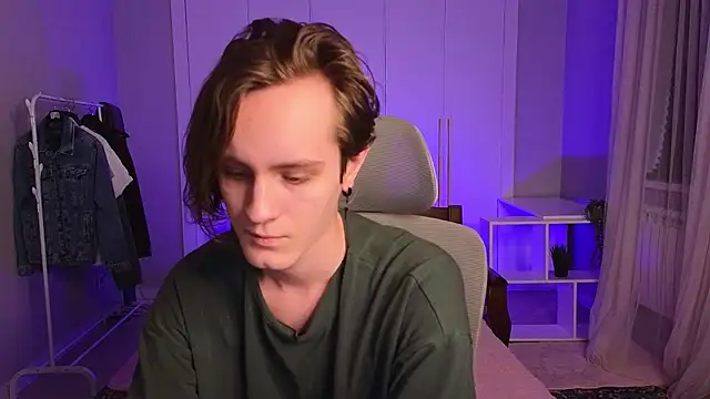 Snapshot of nikompell chatting on February 26, 4:47 am nikompell online show from February 26, 4:47 am