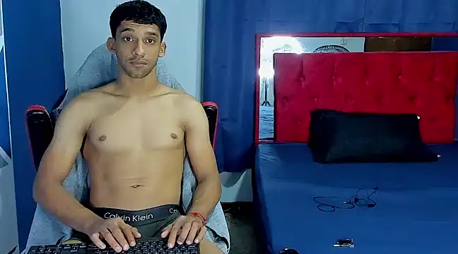 Snapshot of mike_shelby21 chatting on December 28, 5:12 am mike shelby21 online show from December 28, 5:12 am