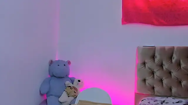 StassieBell online show from March 10, 5:29 pm